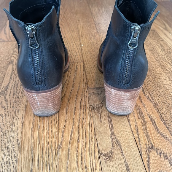 Kork Ease Chandra black leather booties. Heel Height 3 1/2", Shaft Height 3" EUC - Picture 6 of 11